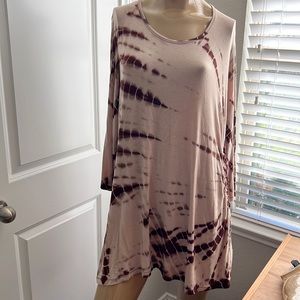 Western top with brown embroidered side embellishment